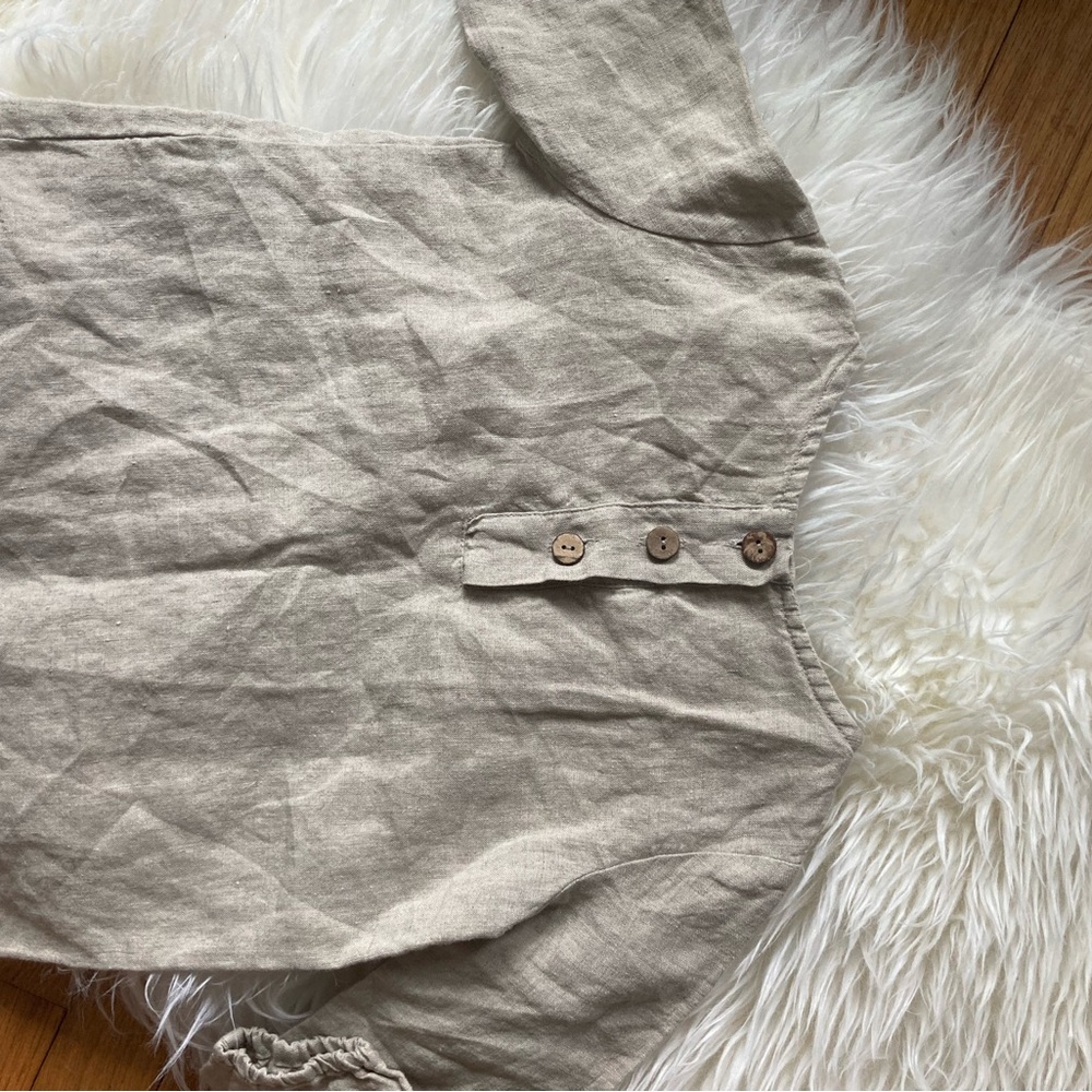 Neutral Linen Top with Delicate Leaf Embroidery - Picture 2 of 2